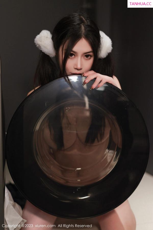 laura阿姣  [XiuRen]高清写真图 2023.03.10 No.6397 laura阿姣 短裙美臀第74张图片